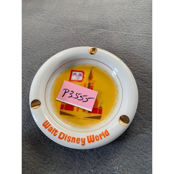 Vintage Walt Disney World Ceramic Ashtray with Castle Design 1980s - Picture 6 of 6